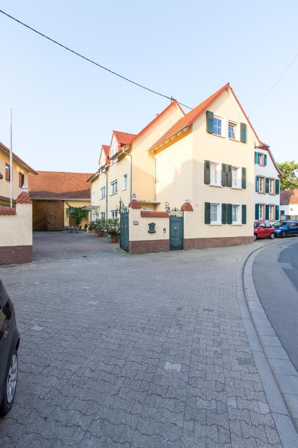 Weingut Und Gaestehaus Henrici Friesenheim is an Ortsgemeinde Luaran gambar
